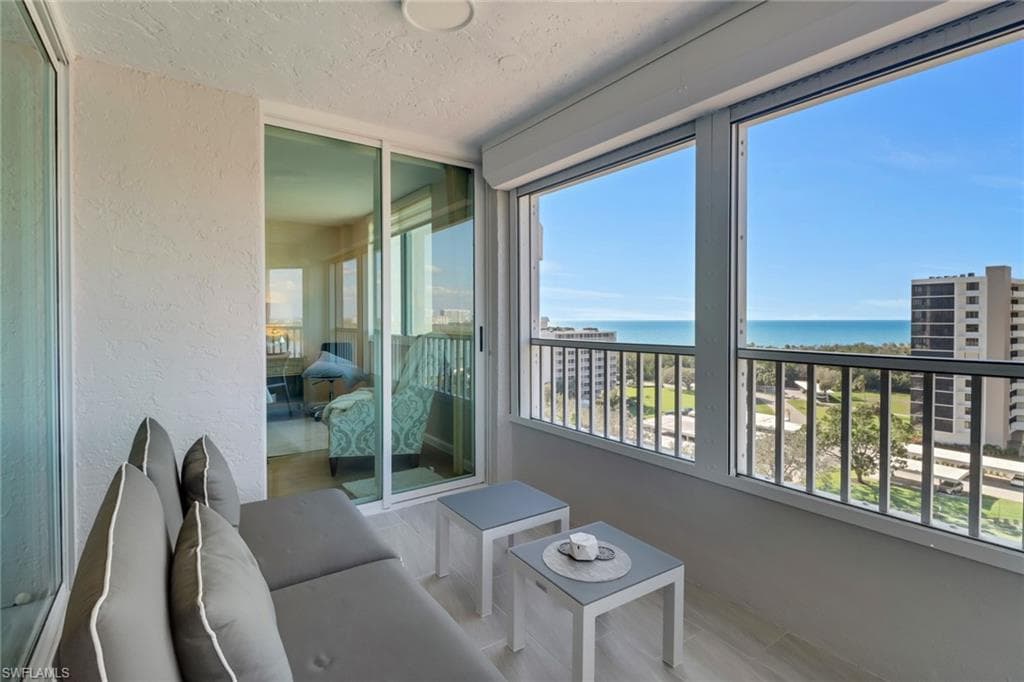 25 Bluebill Ave A906, Naples, FL 34108-3