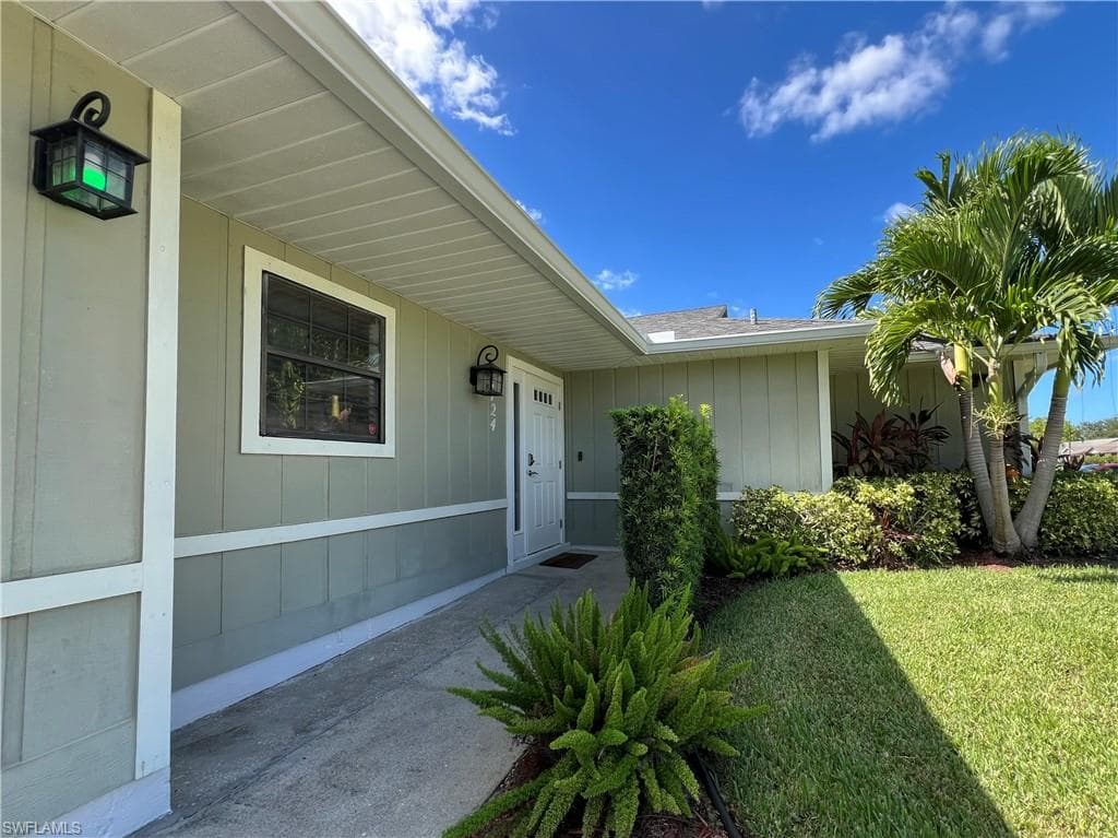 4724 32nd Ave SW, Naples, FL 34116-15