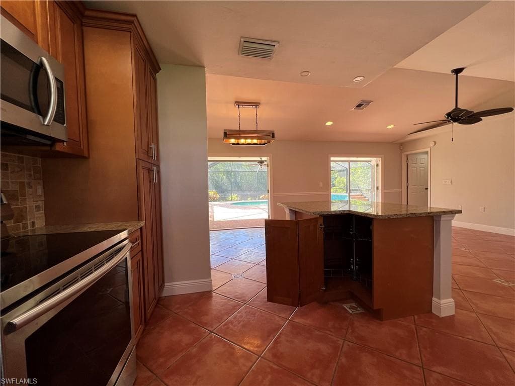 4724 32nd Ave SW, Naples, FL 34116-20