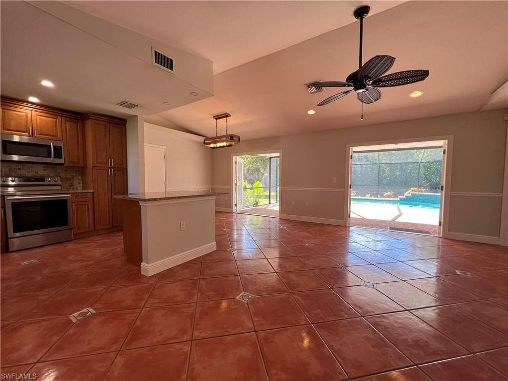 4724 32nd Ave SW, Naples, FL 34116-21