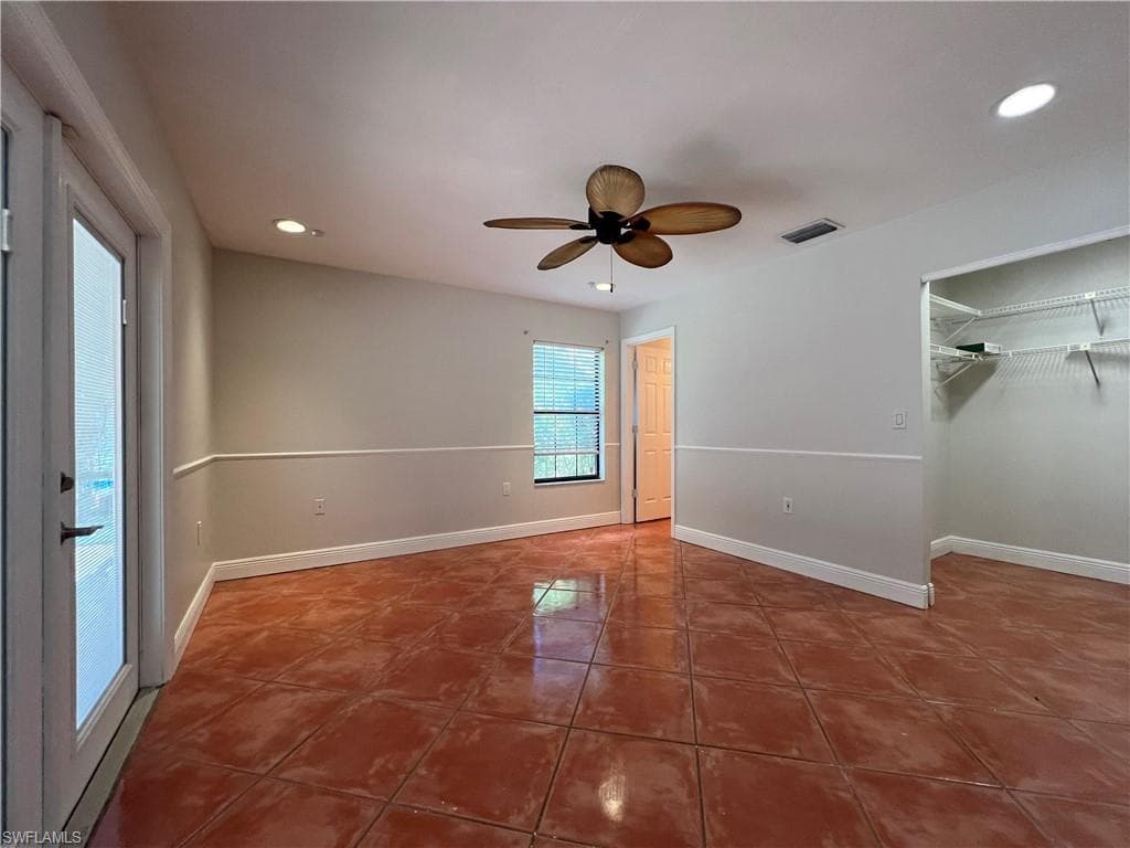4724 32nd Ave SW, Naples, FL 34116-24
