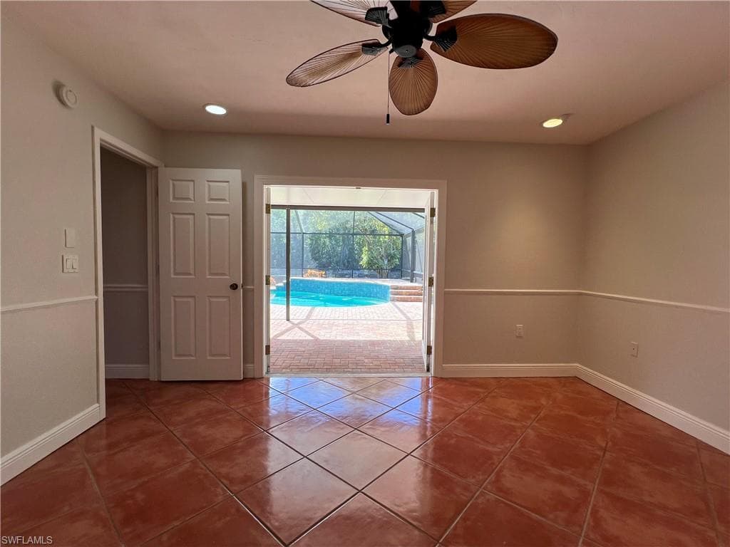4724 32nd Ave SW, Naples, FL 34116-25