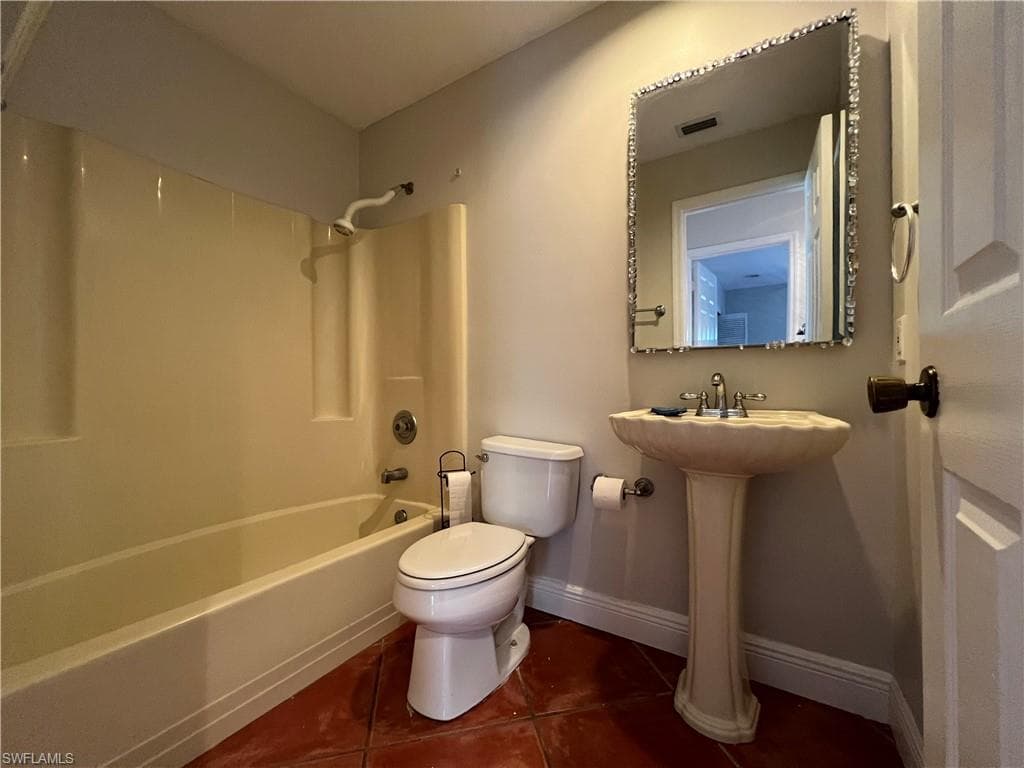 4724 32nd Ave SW, Naples, FL 34116-33