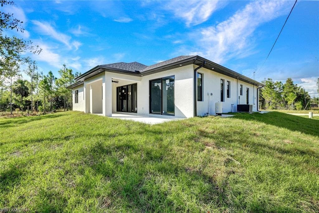 2002 10th St, Lehigh Acres, FL 33936-25