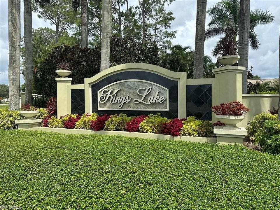 2509 Kings Lake Blvd, Naples, FL 34112-2