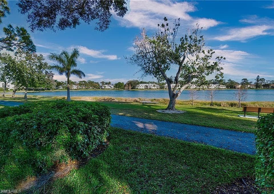 2509 Kings Lake Blvd, Naples, FL 34112-3