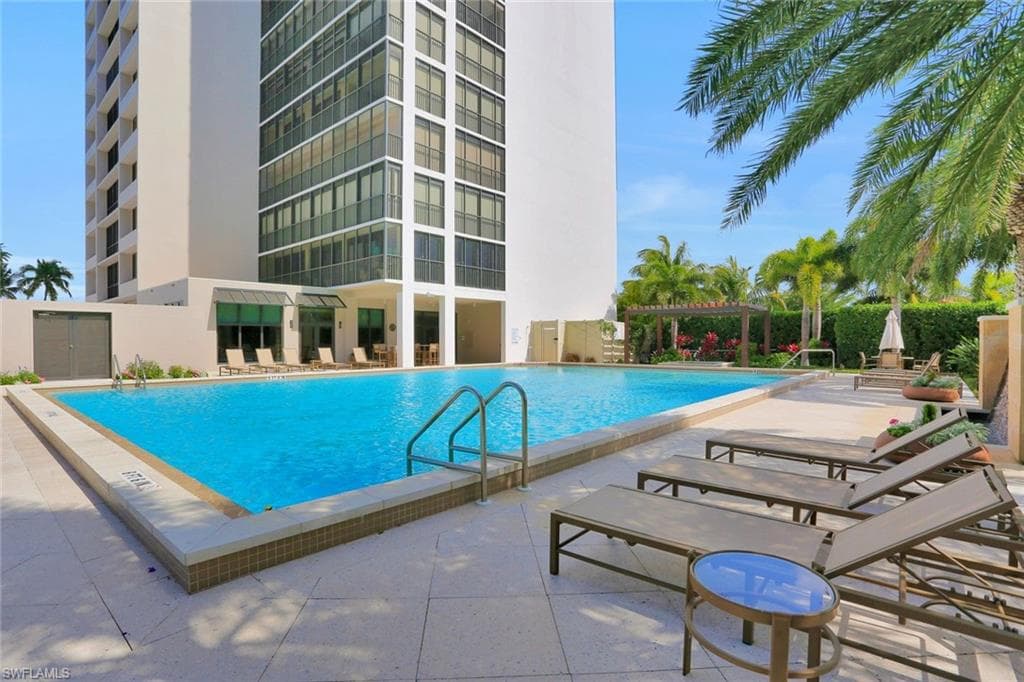 5601 Turtle Bay Dr 1102, Naples, FL 34108-27