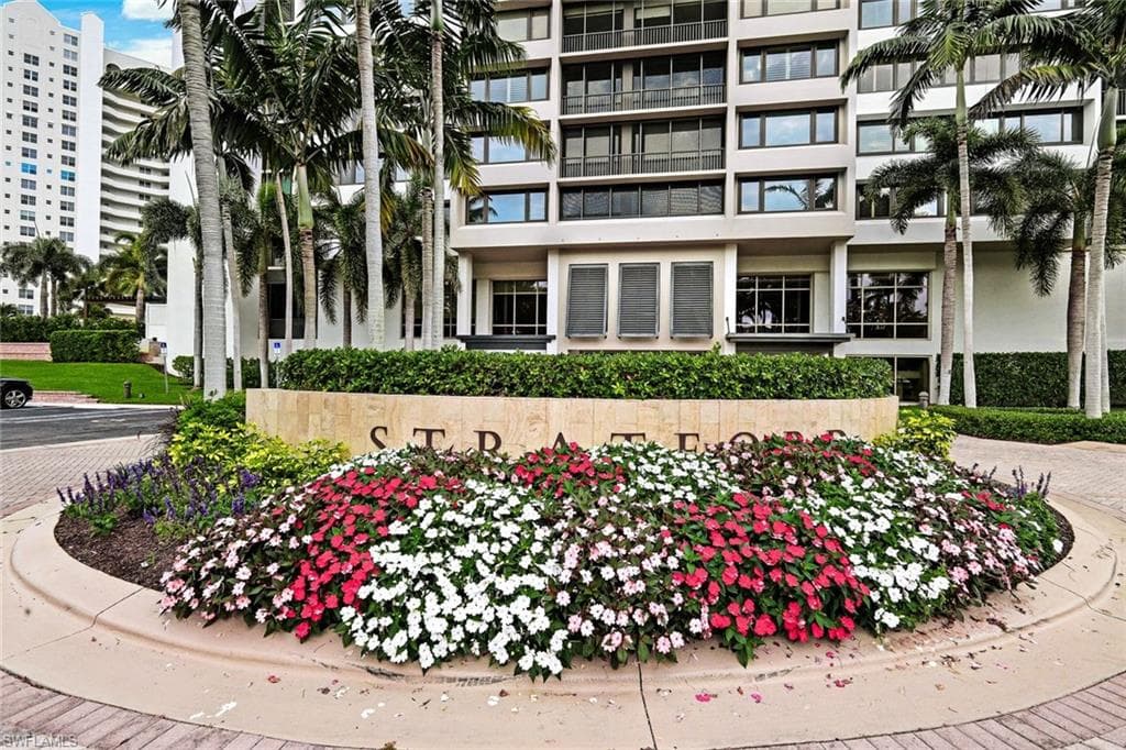5601 Turtle Bay Dr 1102, Naples, FL 34108-32