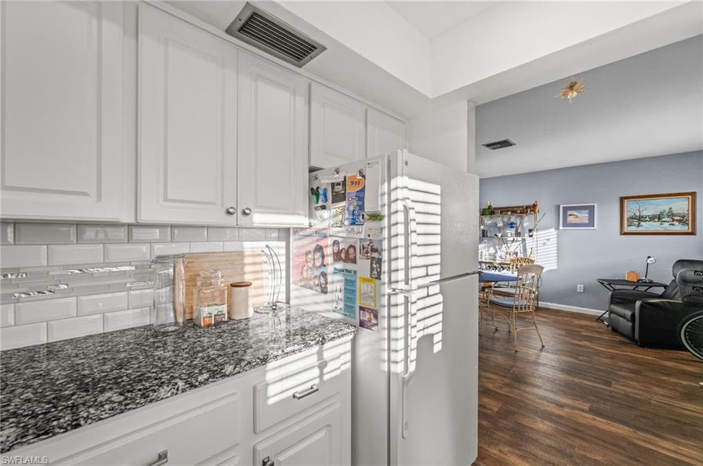 185 Palm Dr P, Naples, FL 34112-9