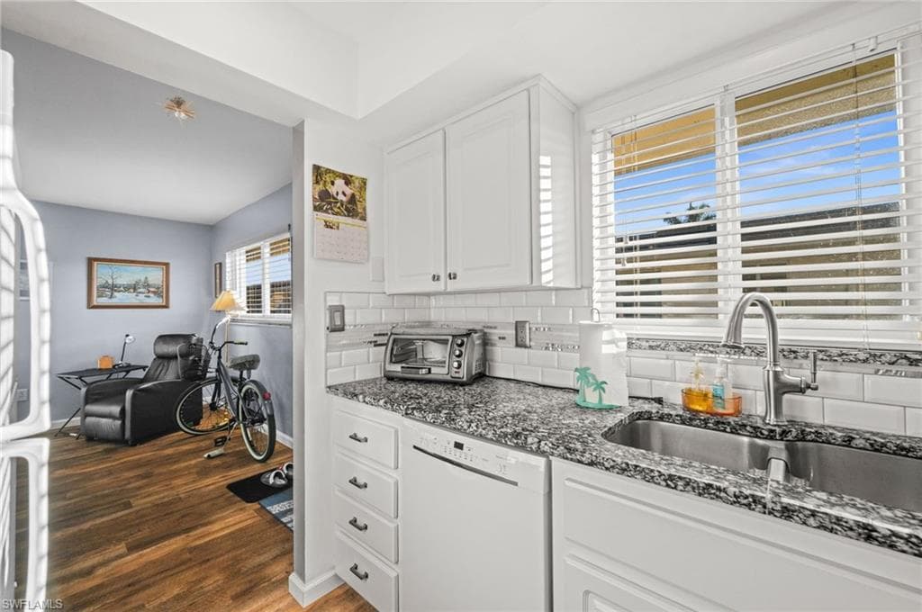 185 Palm Dr P, Naples, FL 34112-13