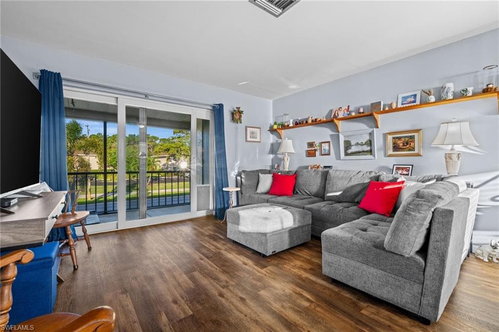 185 Palm Dr P, Naples, FL 34112-6