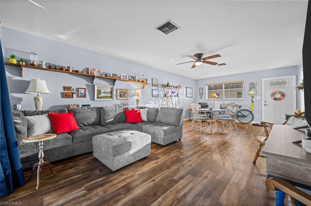 185 Palm Dr P, Naples, FL 34112-7