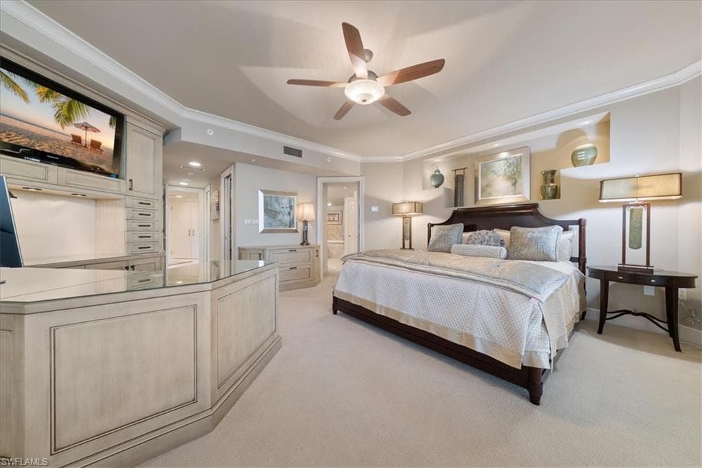 4021 Gulf Shore Blvd N 1706, Naples, FL 34103-8