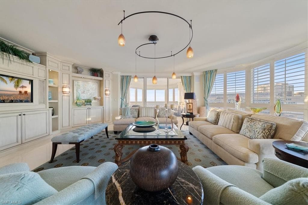 4021 Gulf Shore Blvd N 1706, Naples, FL 34103-15