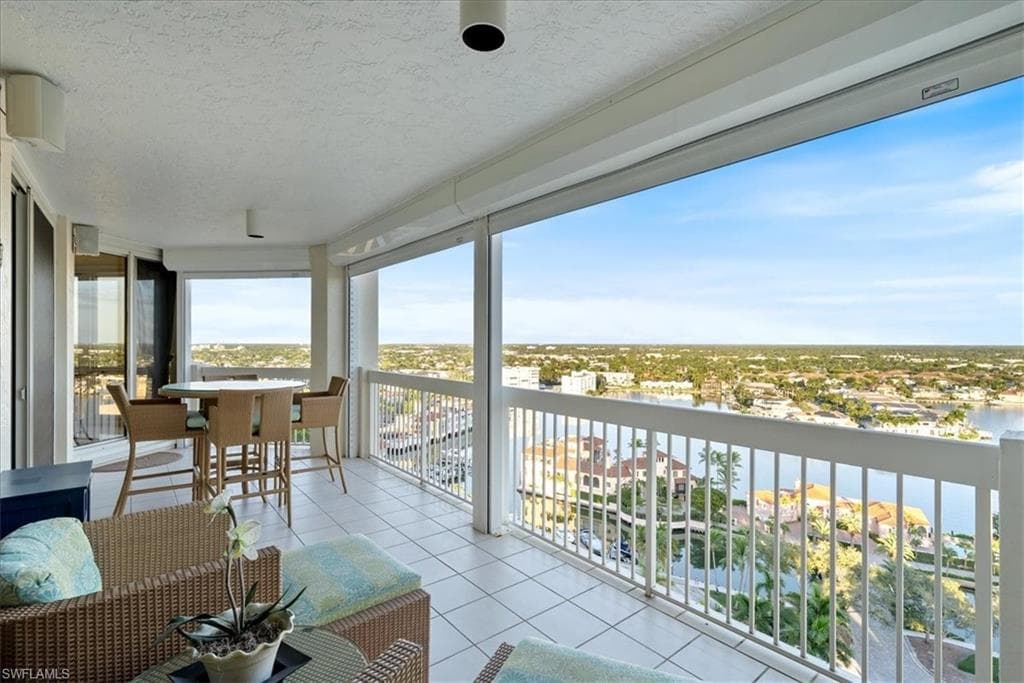4021 Gulf Shore Blvd N 1706, Naples, FL 34103-25