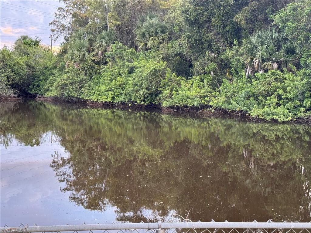 15750 Treasure Island Ln, Fort Myers, FL 33905-9