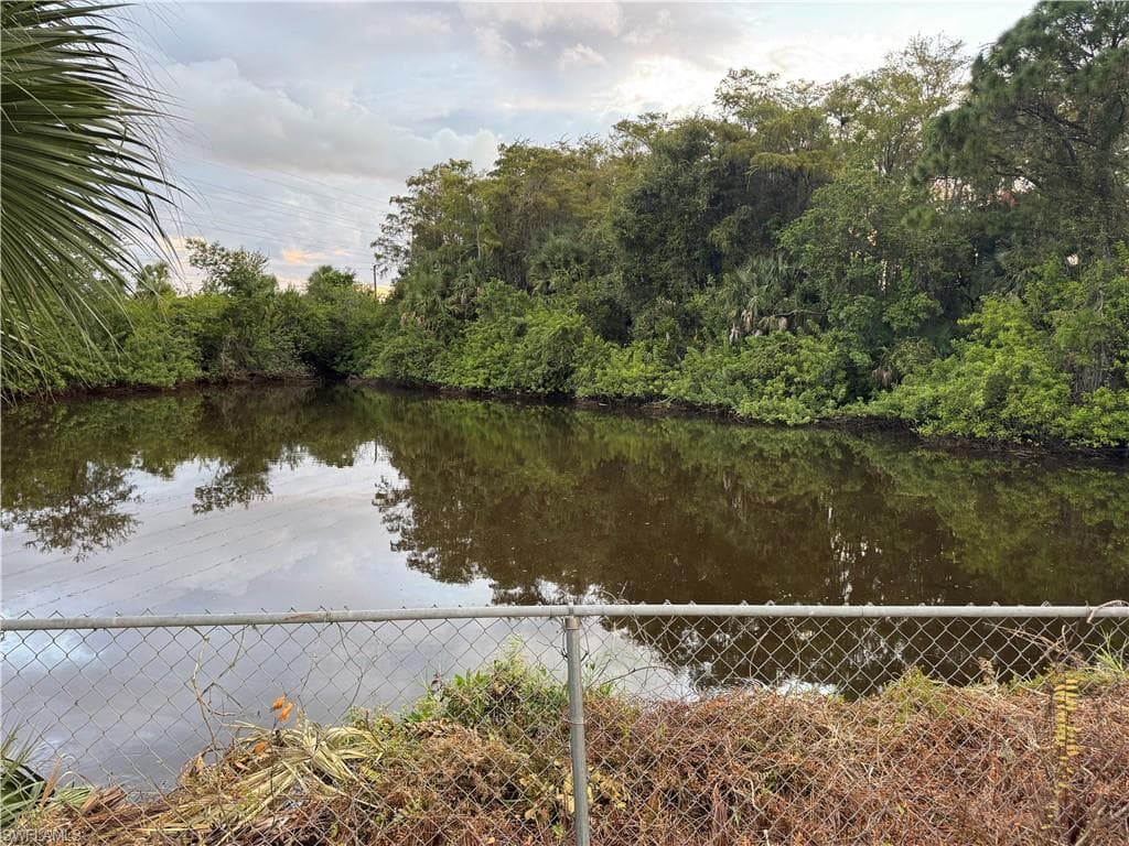 15750 Treasure Island Ln, Fort Myers, FL 33905-10