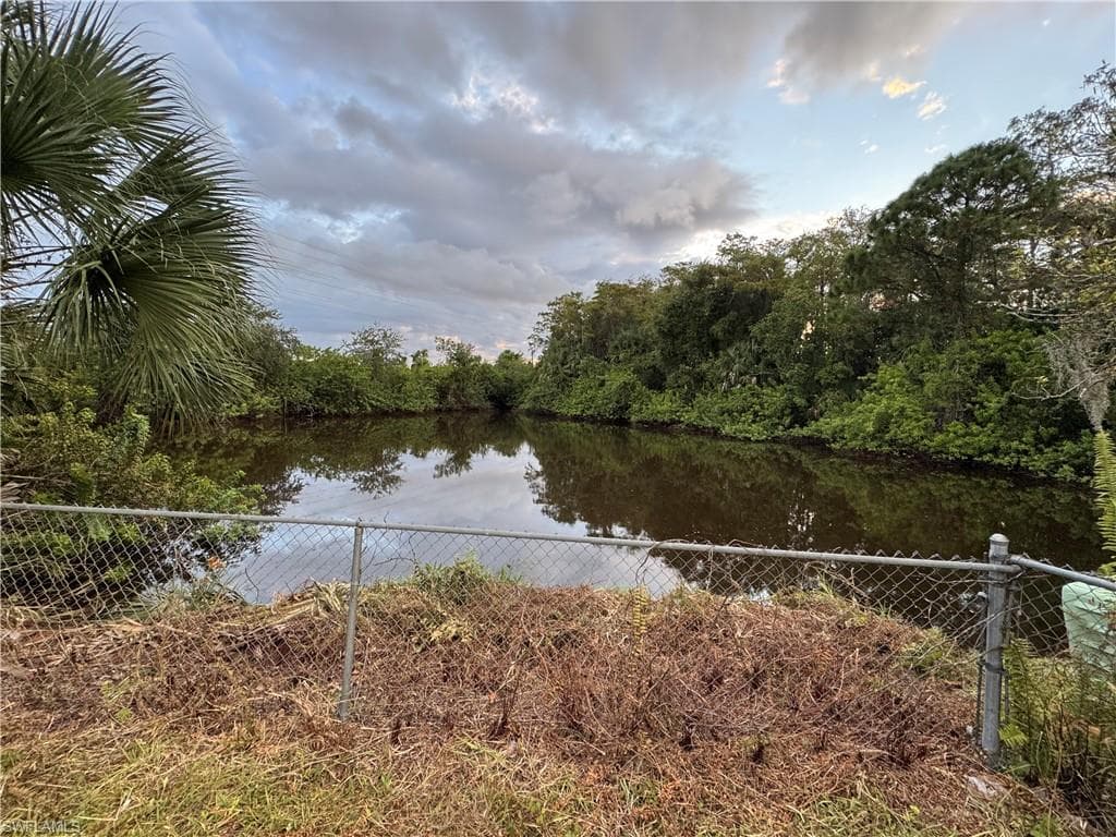 15750 Treasure Island Ln, Fort Myers, FL 33905-11