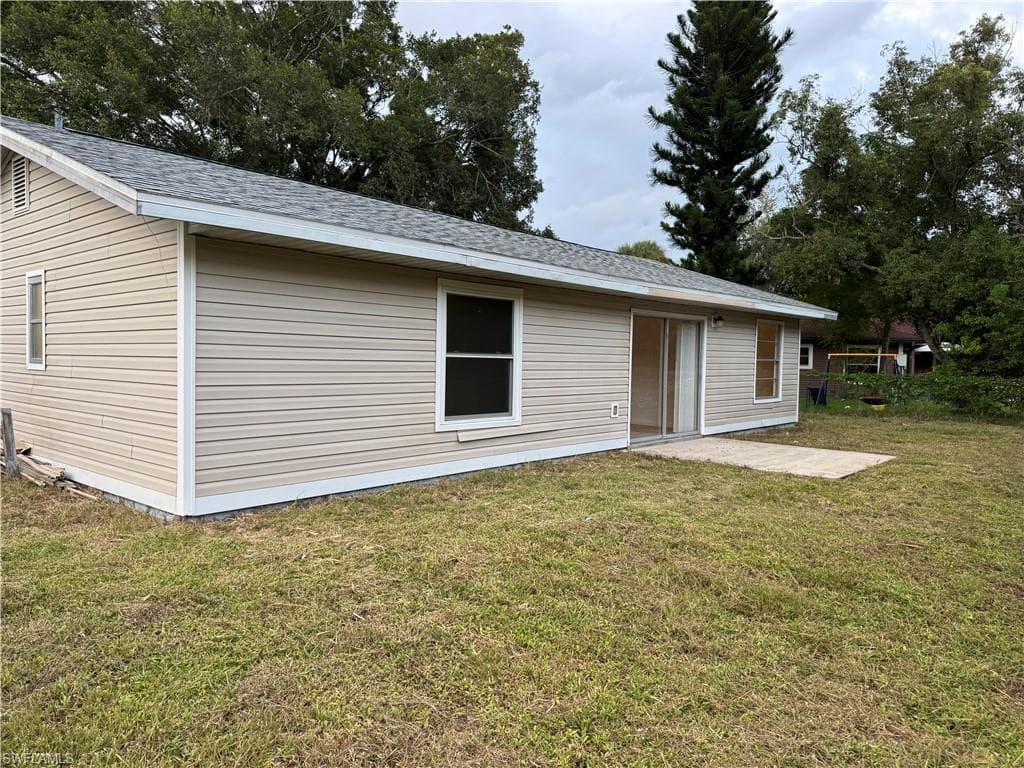 15750 Treasure Island Ln, Fort Myers, FL 33905-5