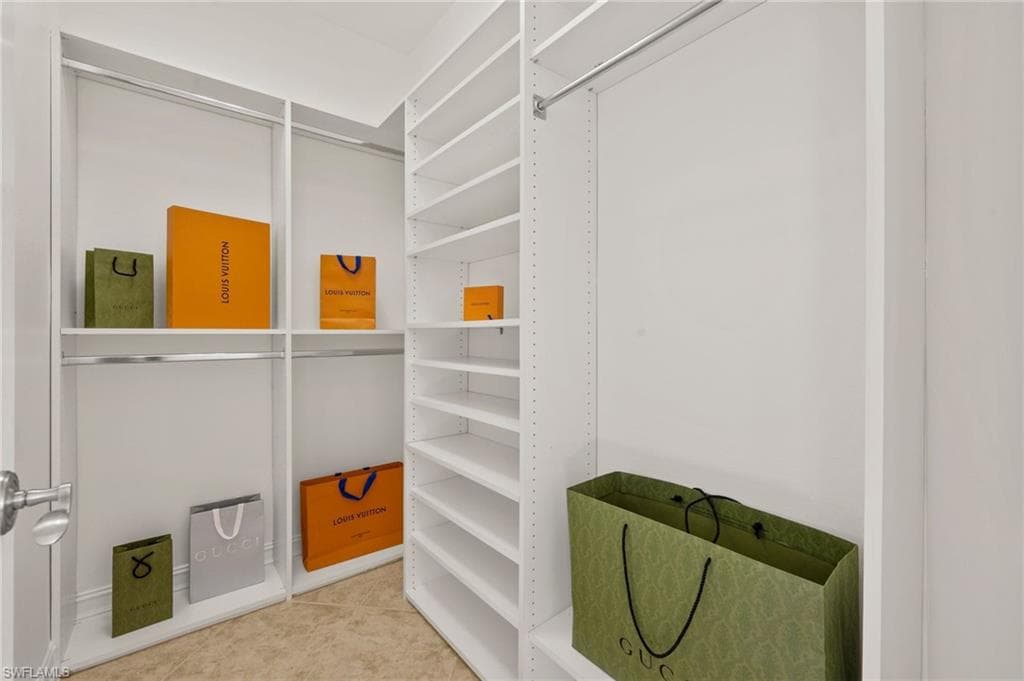 2886 Castillo Ct 101, Naples, FL 34109-19