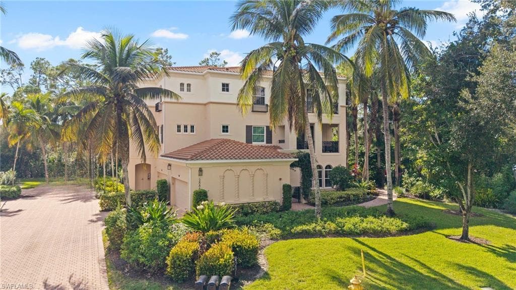 2886 Castillo Ct 101, Naples, FL 34109-30