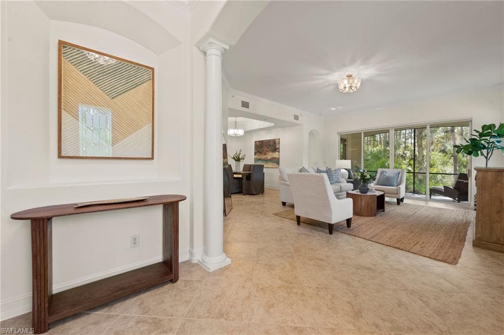 2886 Castillo Ct 101, Naples, FL 34109-4