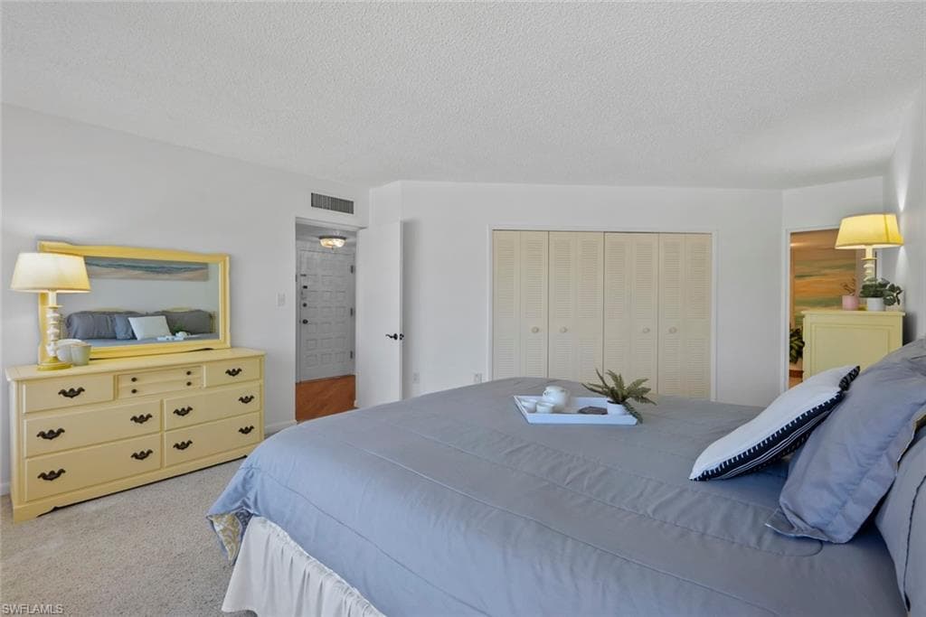 955 Palm View Dr B-307, Naples, FL 34110-21