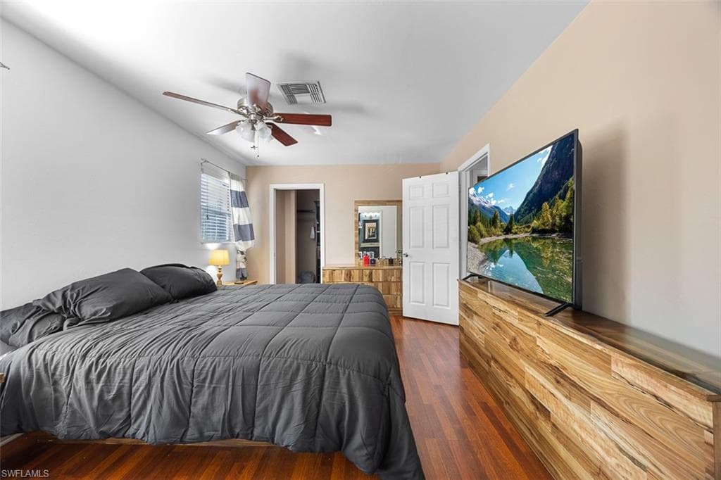 441 3rd St SW, Naples, FL 34117-21