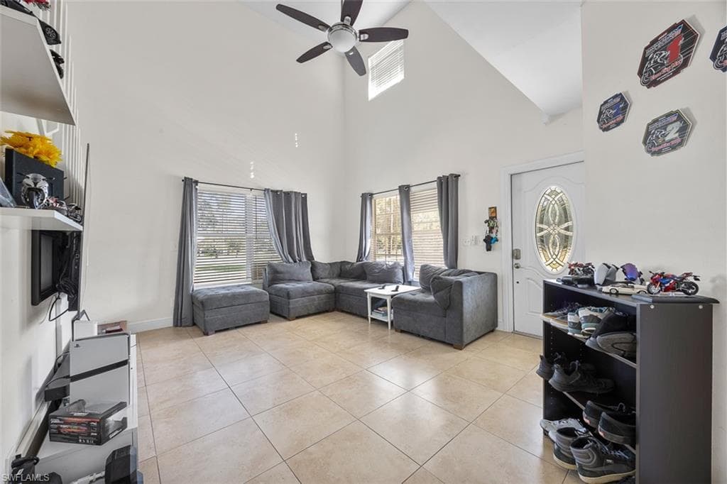 441 3rd St SW, Naples, FL 34117-2