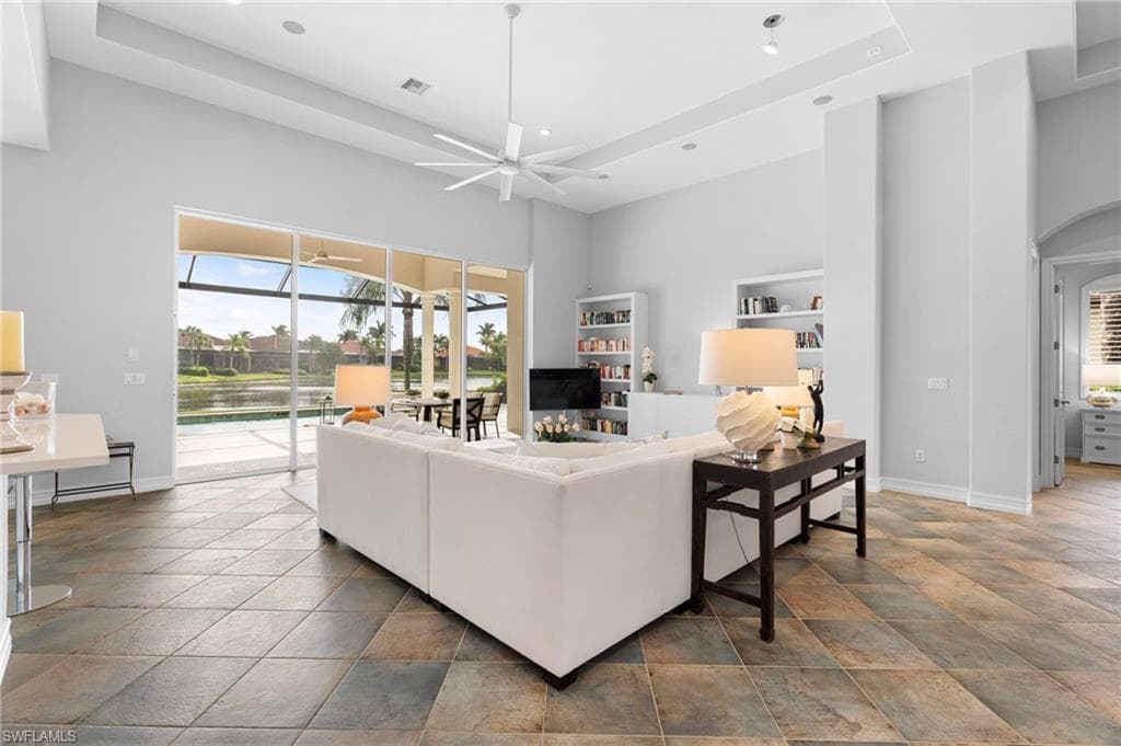 8996 Crooked Stick Ct, Naples, FL 34113-8