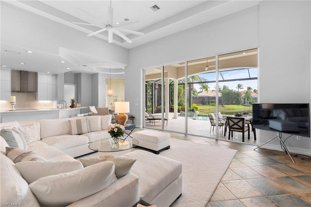 8996 Crooked Stick Ct, Naples, FL 34113-10