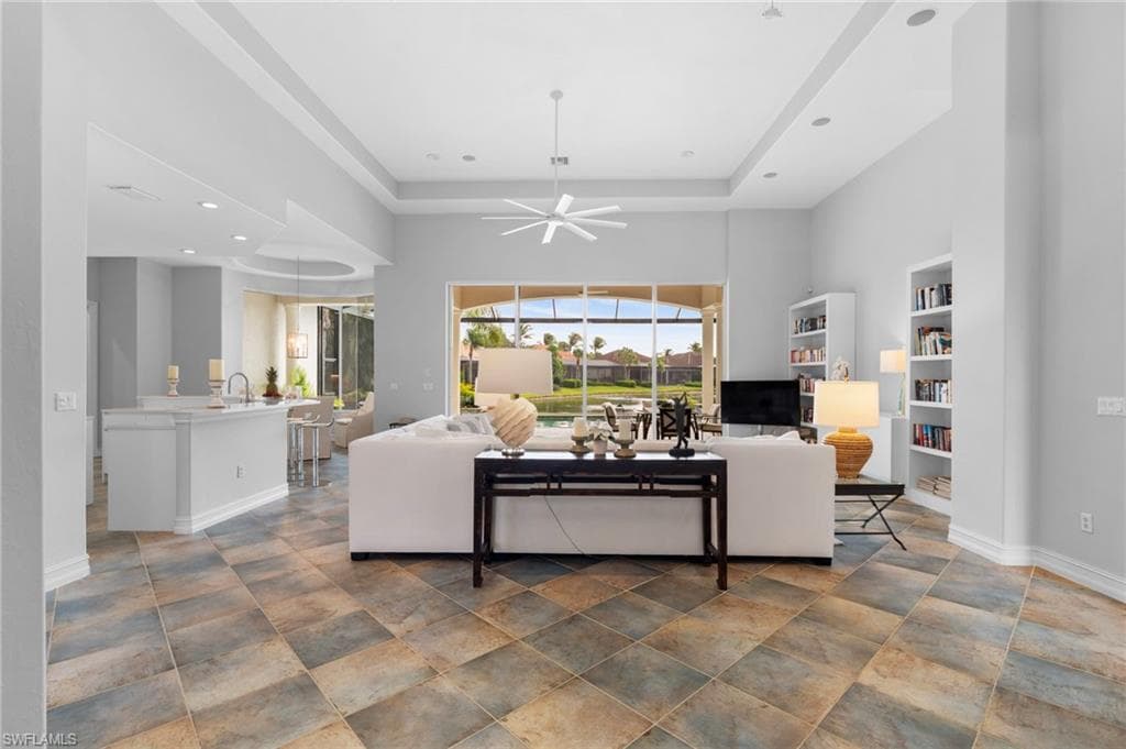 8996 Crooked Stick Ct, Naples, FL 34113-4