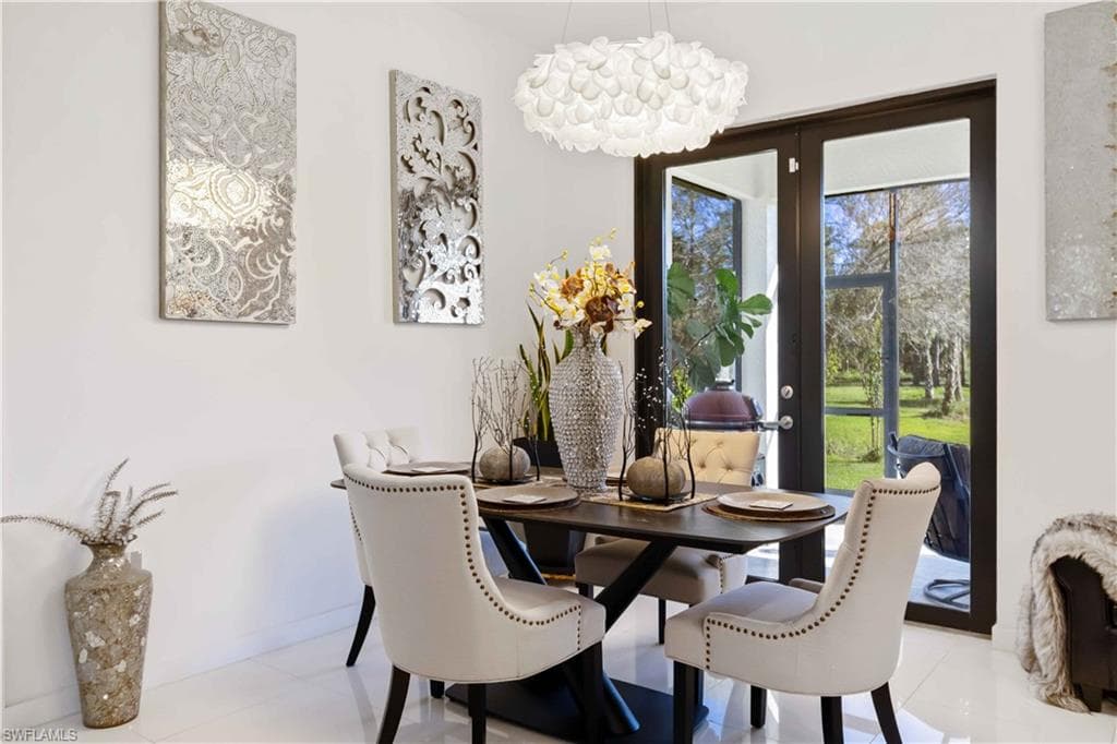 2960 6th Ave NE, Naples, FL 34120-10