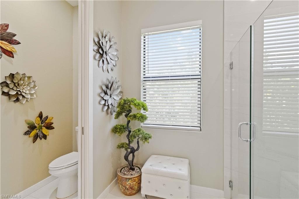 2960 6th Ave NE, Naples, FL 34120-13