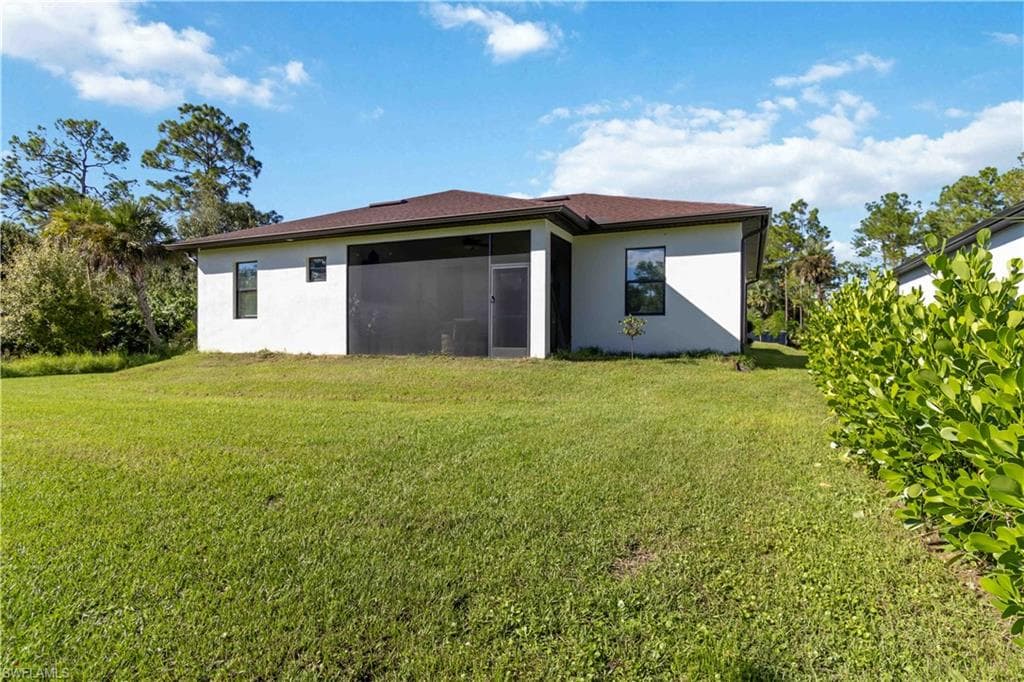 2960 6th Ave NE, Naples, FL 34120-22