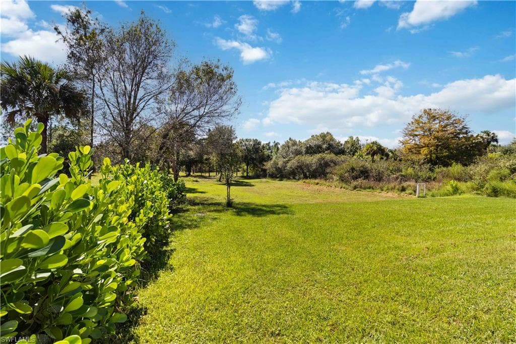 2960 6th Ave NE, Naples, FL 34120-23