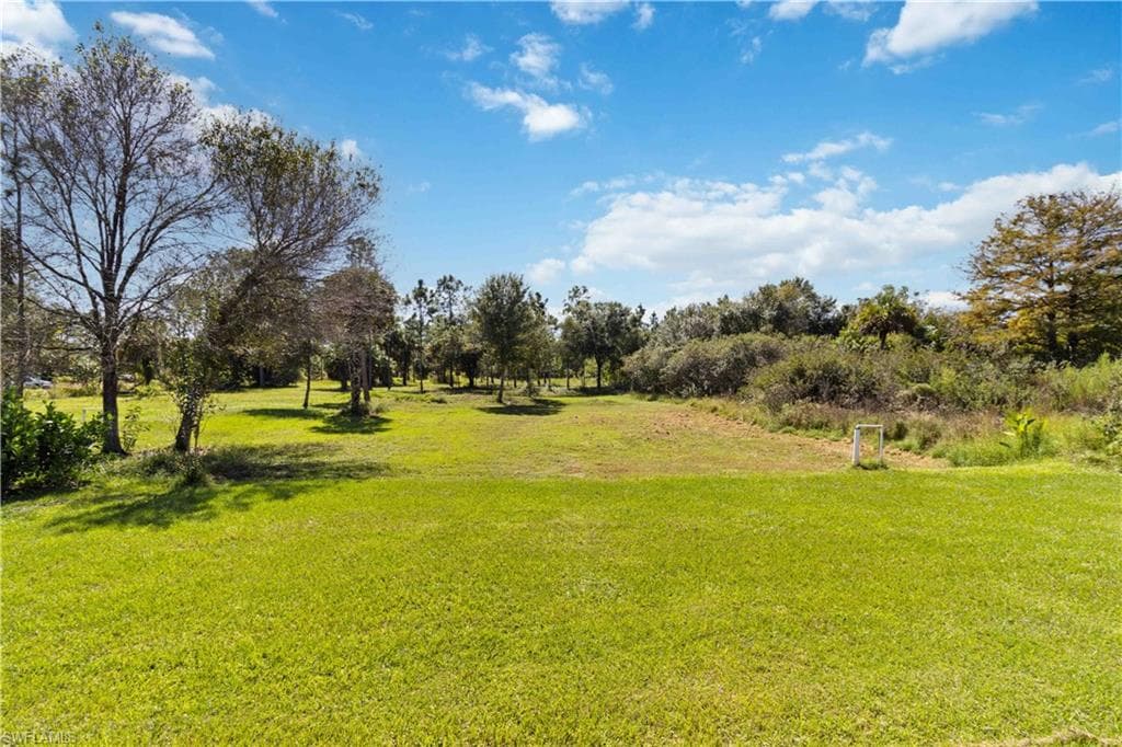 2960 6th Ave NE, Naples, FL 34120-24