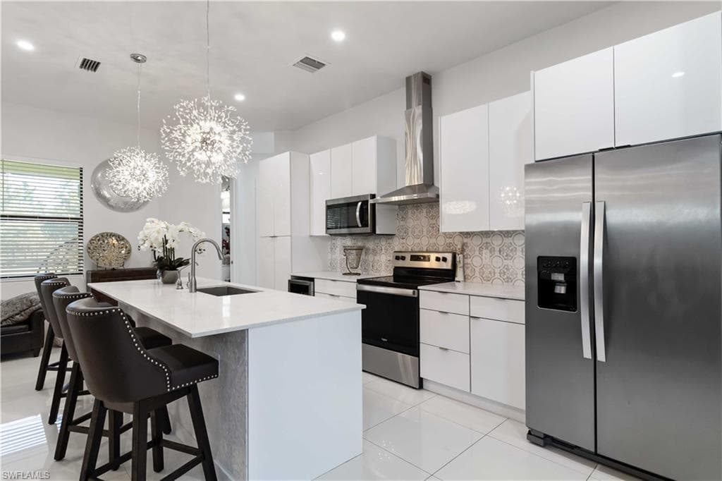 2960 6th Ave NE, Naples, FL 34120-7