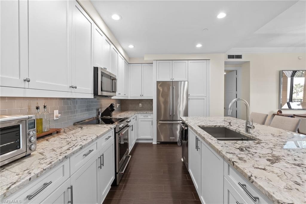 1030 3rd Ave S 319, Naples, FL 34102-9