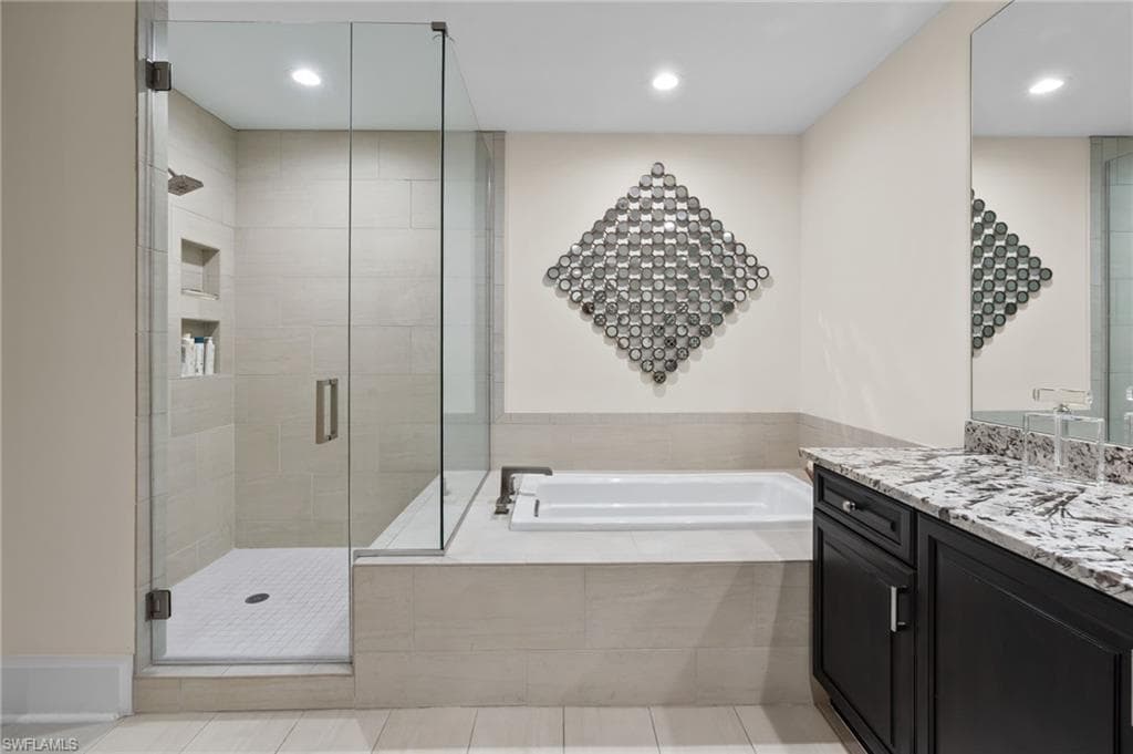 1030 3rd Ave S 319, Naples, FL 34102-12