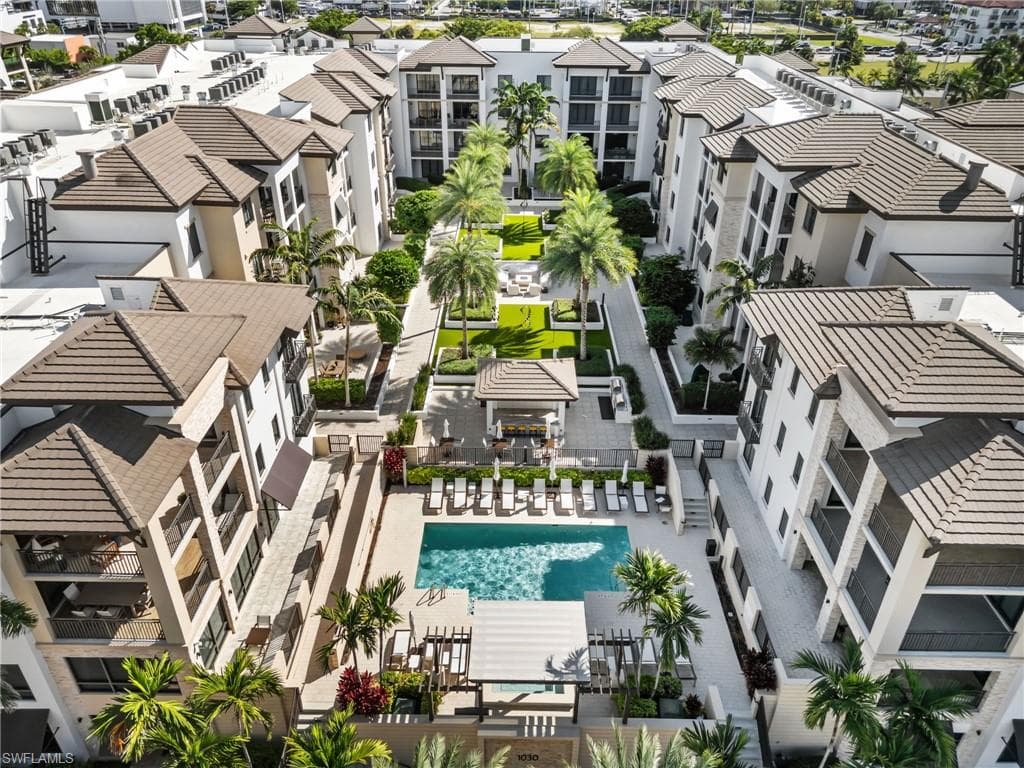 1030 3rd Ave S 319, Naples, FL 34102-1