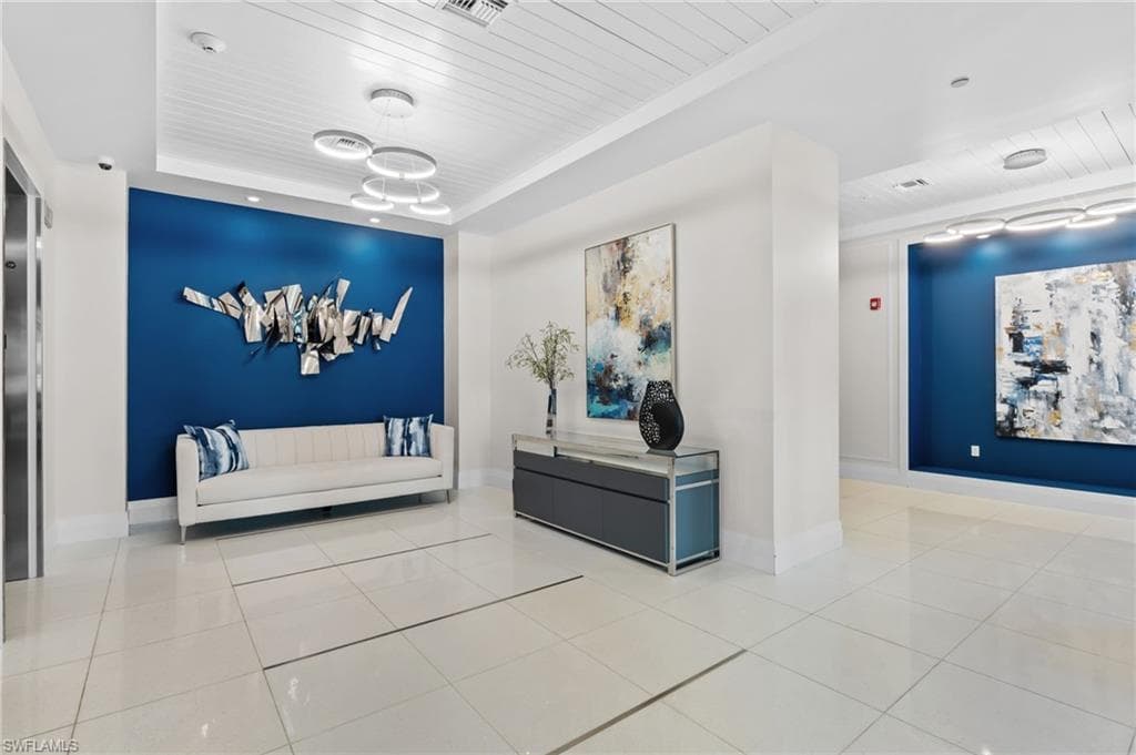 1030 3rd Ave S 319, Naples, FL 34102-34