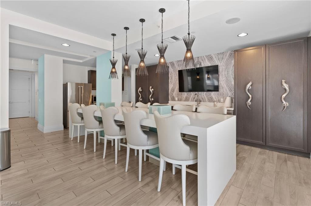 1030 3rd Ave S 319, Naples, FL 34102-37