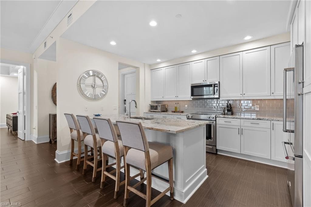 1030 3rd Ave S 319, Naples, FL 34102-7