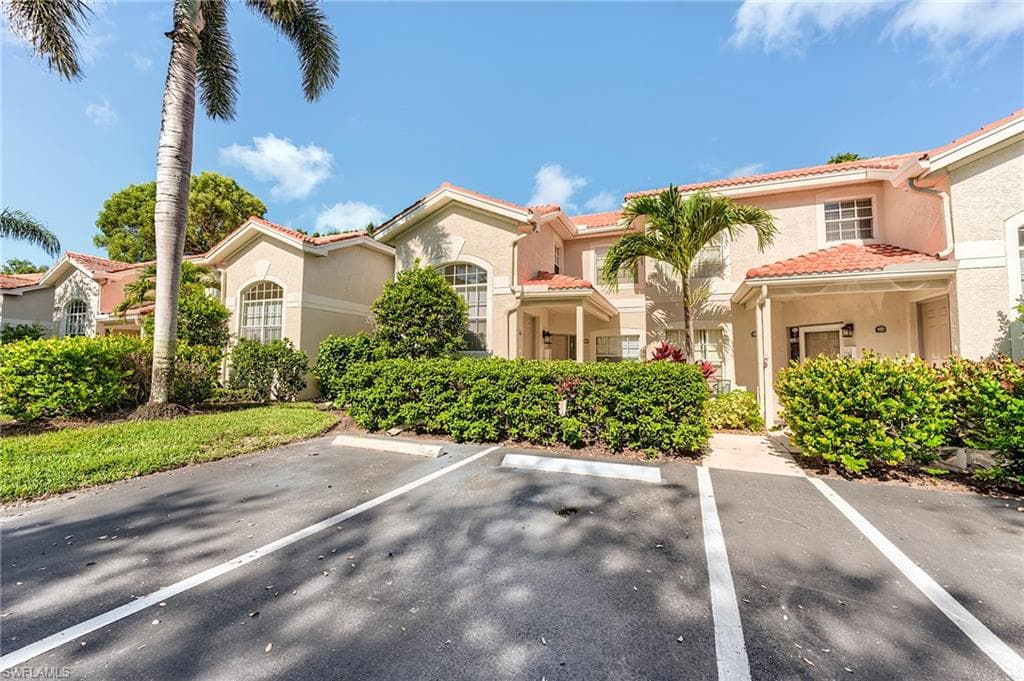 7577 Silver Trumpet Ln W T103, Naples, FL 34109-28