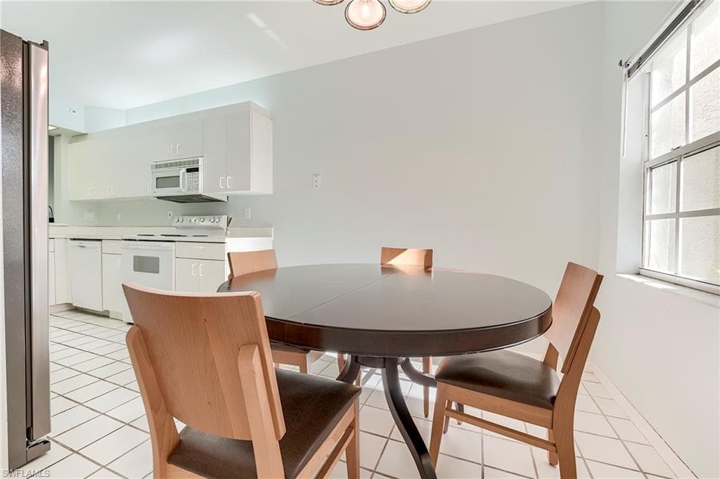 7577 Silver Trumpet Ln W T103, Naples, FL 34109-7