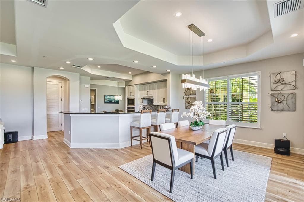 588 Avellino Isles Cir 101, Naples, FL 34119-21
