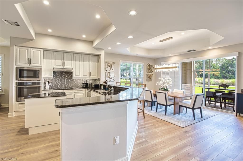 588 Avellino Isles Cir 101, Naples, FL 34119-22