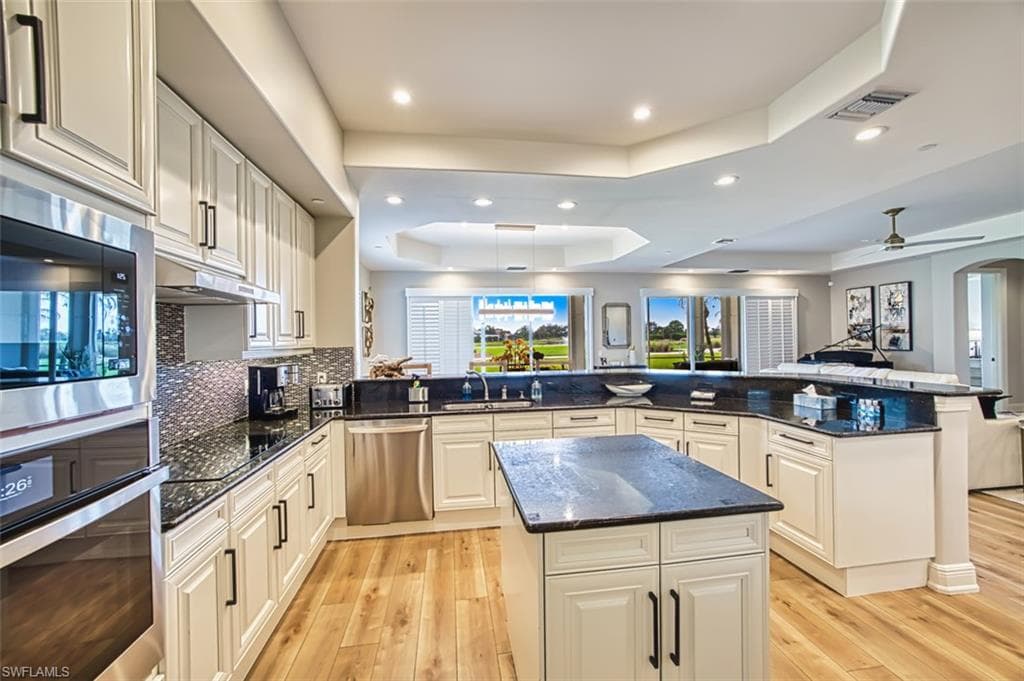 588 Avellino Isles Cir 101, Naples, FL 34119-25