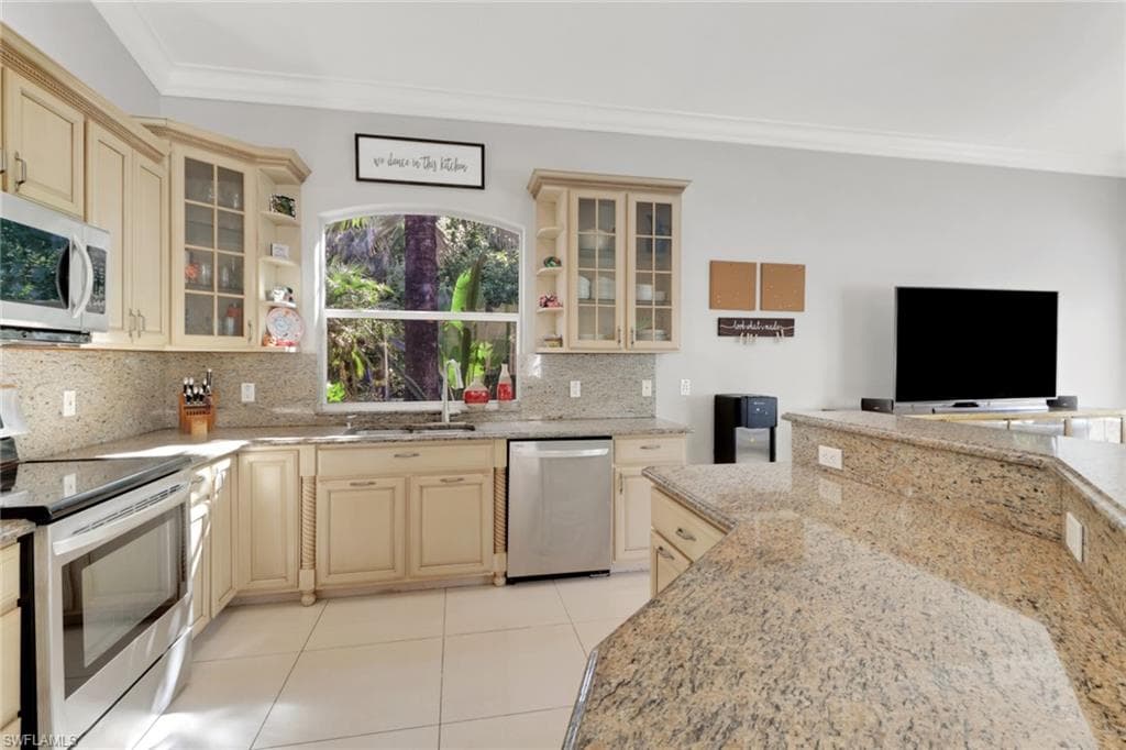 4380 7th Ave SW, Naples, FL 34119-17